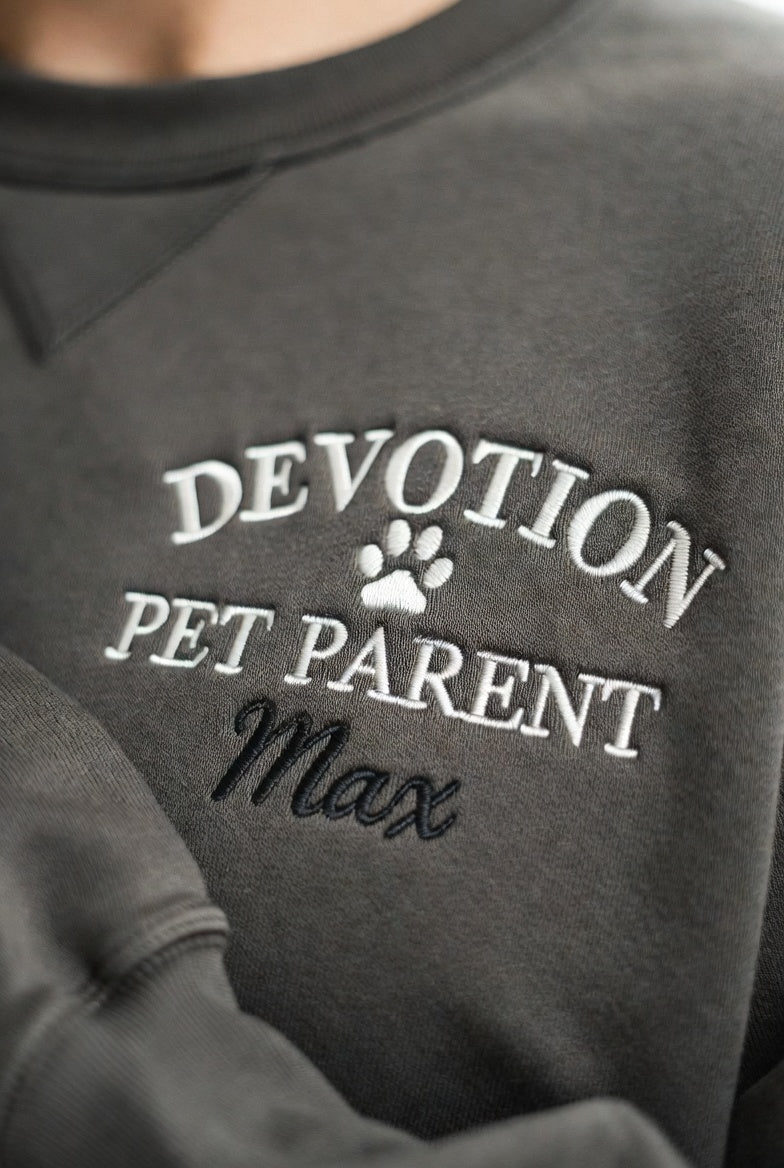 Devotion besticktes Haustier-Eltern-Sweatshirt | Personalisiert